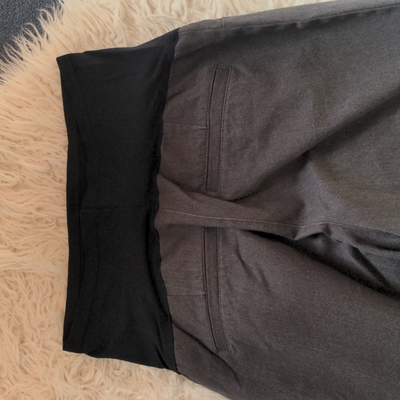 Old Navy Pixie Maternity Pants - Picture 6 of 6